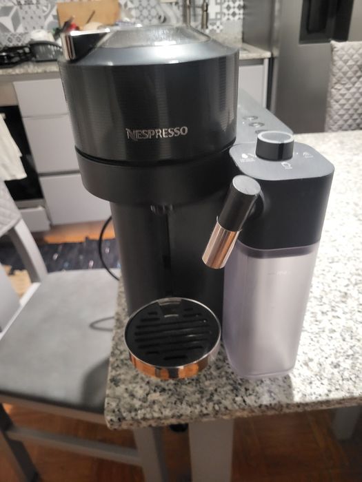 Máquina de café Delonghi da Nespresso