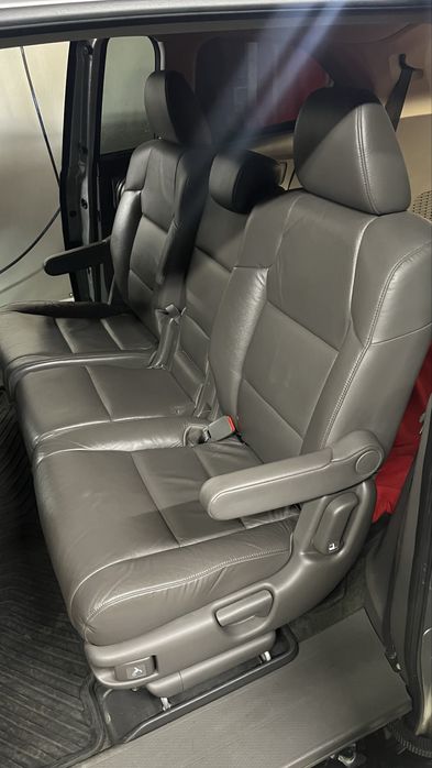 Honda Odyssey 2011 року 3,5(бензин)максимальна комплектація