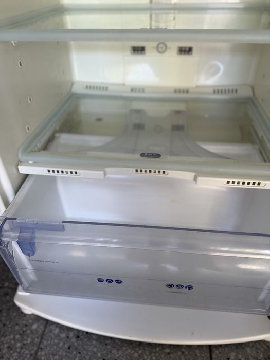 Холодильник Whirlpool ARC 4020 WP