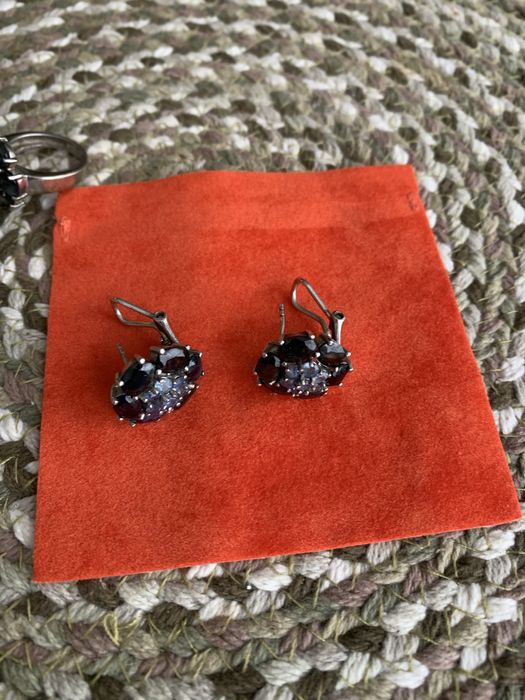 Срібло з натуральними сапфірами