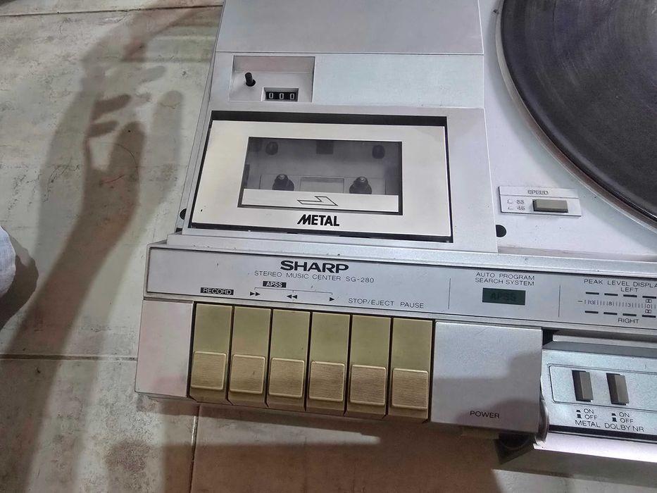 Gira Discos + 2 Colunas SHARP