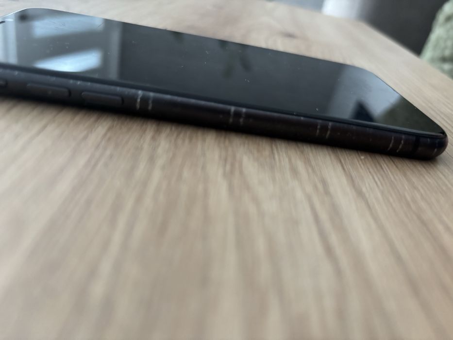 IPHONE 11 64gb.