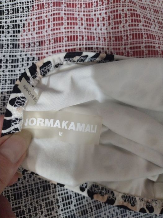 Низ купальника в принт лео.