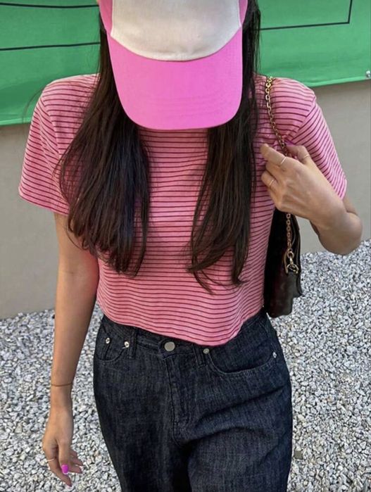 Жіноча смугаста рожева футболка вільного крою / кроп-топ