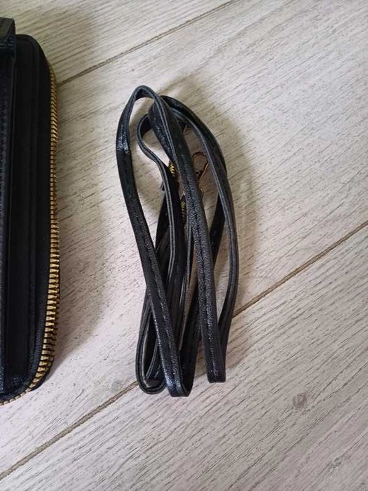 Mała czarna torebka na telefon, portfel