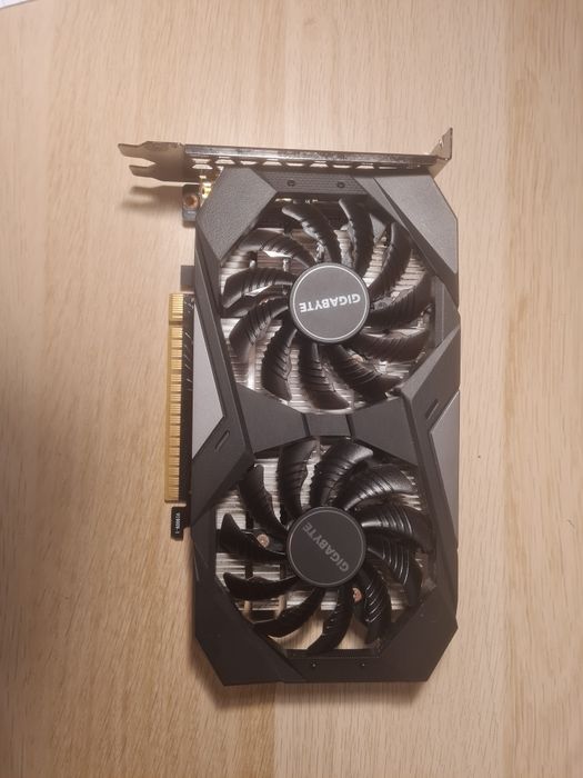 GPU: NVIDIA GeForce GTX 1650 (2 fans)