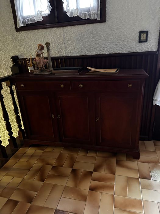 Sapateira de madeira