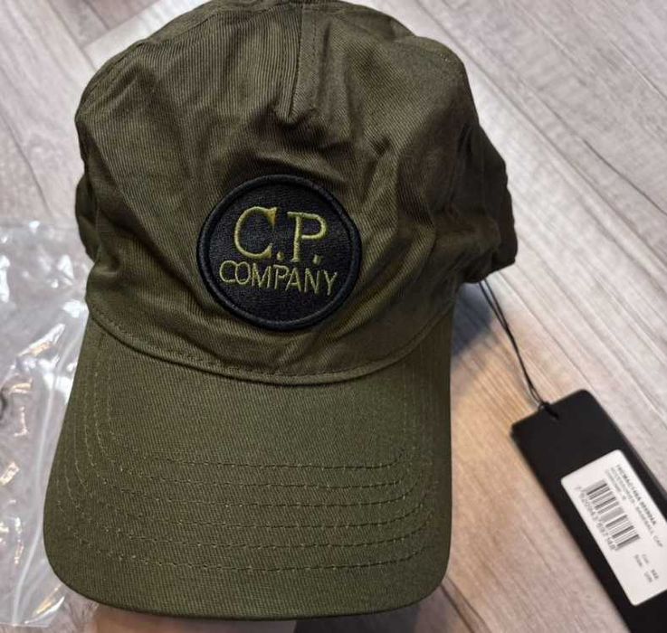 Мужская кепка C.P. Company создана для тех, кто ценит стиль и комфорт