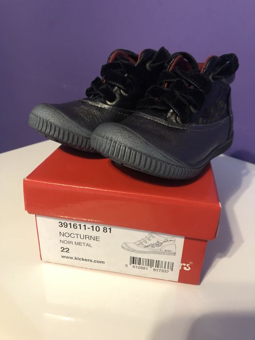 Buty KicKers, 22