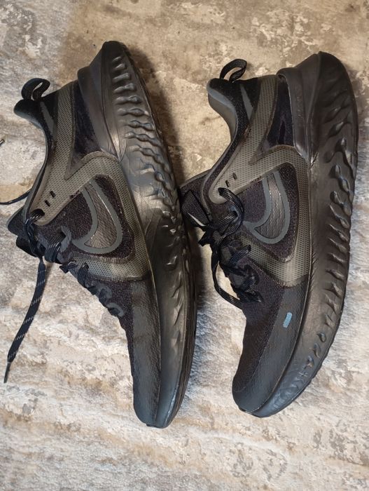 Кросівки  NIKE LEGEND REACT 2 45,5 р 29,5см