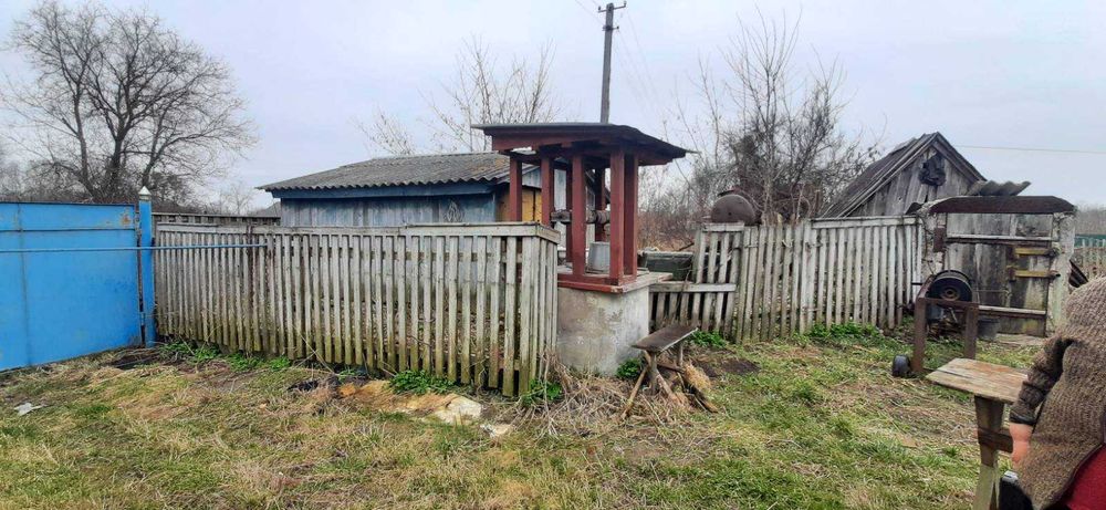 Продам будинок і ділянку Київська область. Власник. Ціна 30000 у.о..