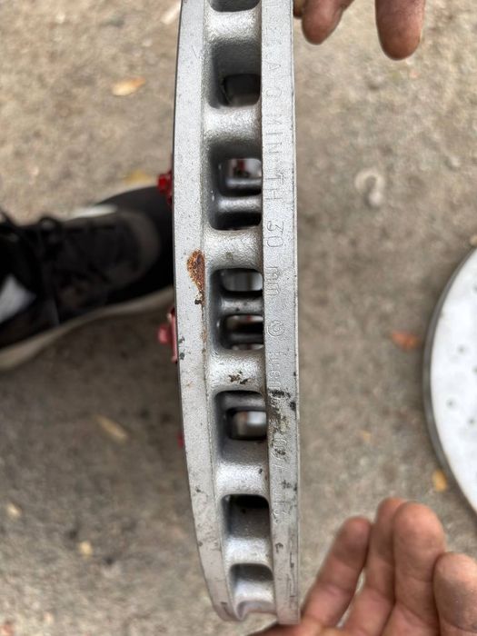 Комплект передних тормозных дисков