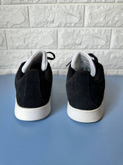 Кросовки Adidas 37.5р мокасини хайтопи кросівки