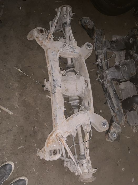 Балка зад ричаги піввісь mercedes w203 шрот