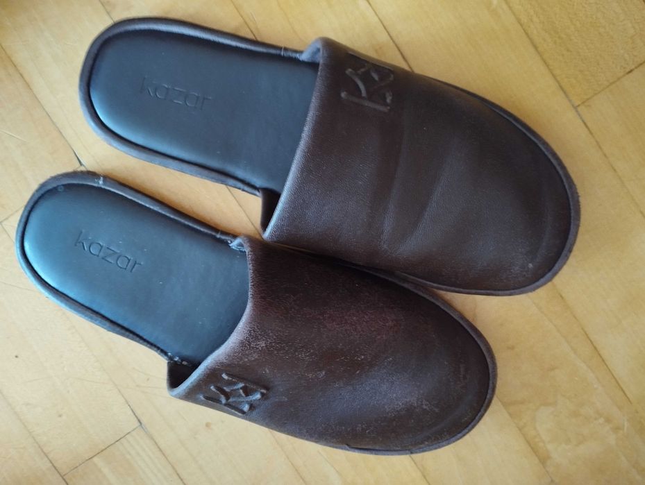 Damskie skórzane kapcie