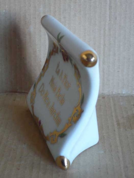 Lembrança ornamental de cerâmica