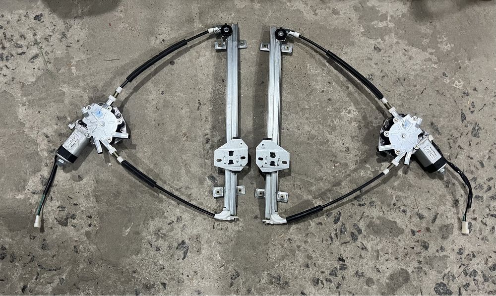 стеклоподъемник передних дверей электро Гольф