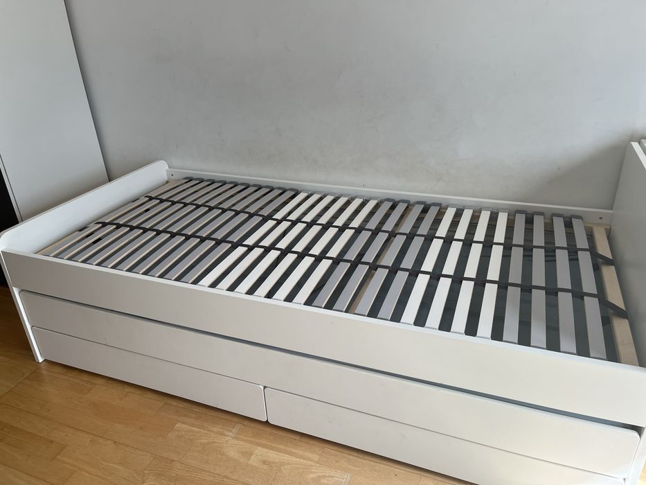 Cama IKEA e colchoes