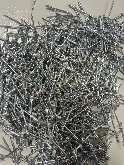 Nit zrywalny Al/Fe 4x10