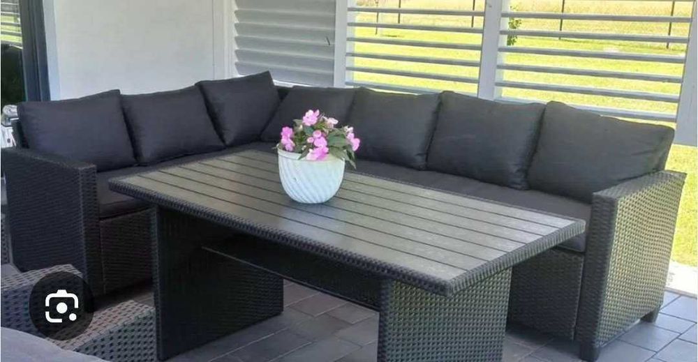 Narożnik ratan z poduszkami