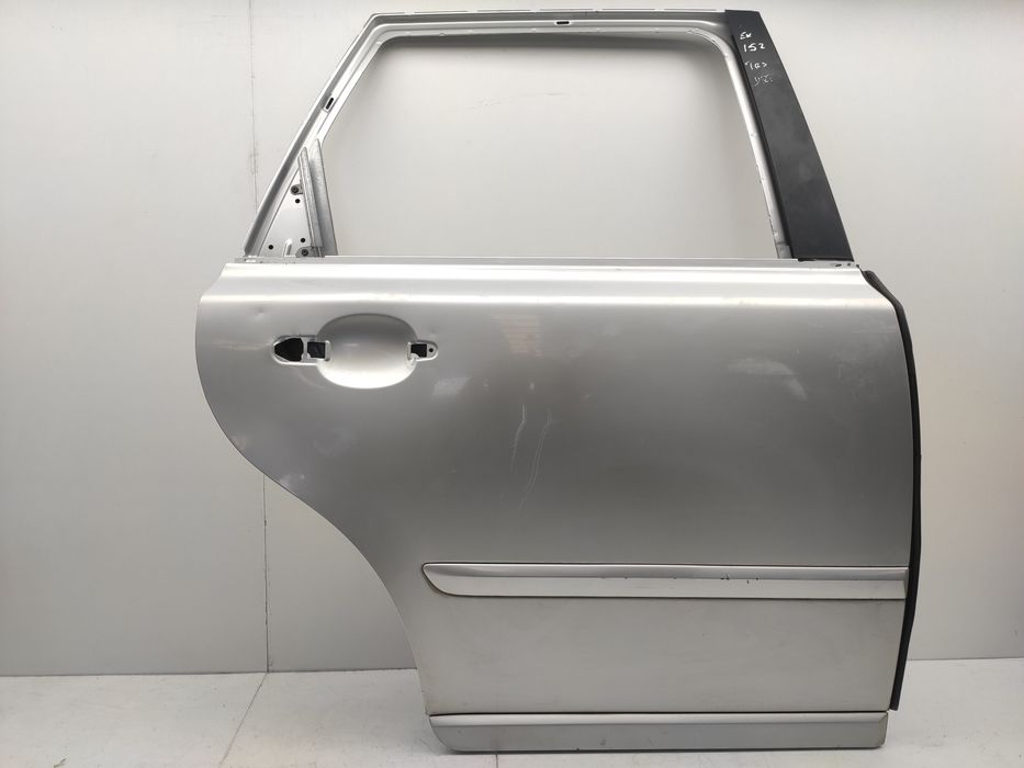 Porta trás direita VOLVO V50 (MW)
