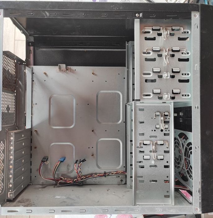 Компьютерные корпуса ATX mATX. Есть количество