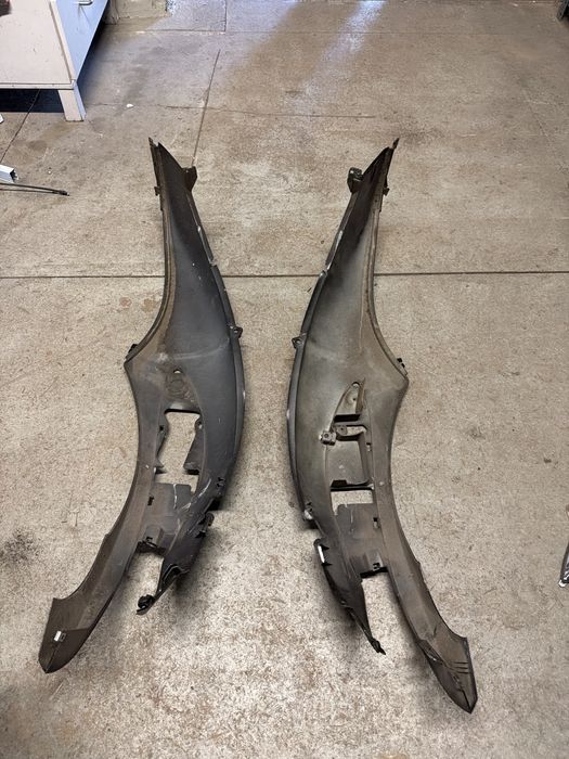 Osłony Prawa Lewa Piaggio Beverly 125 zadupek