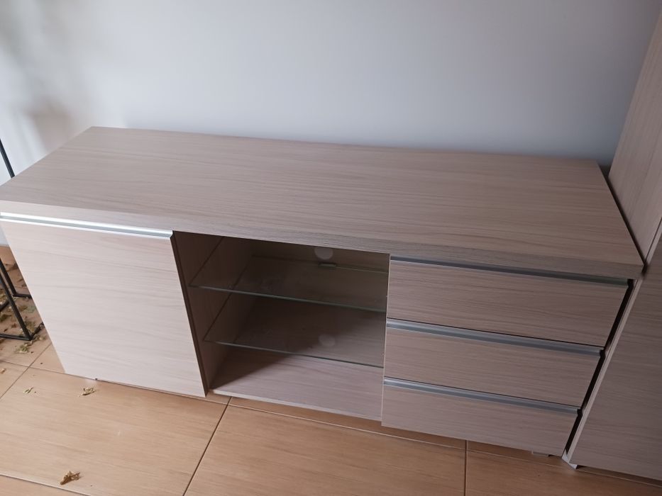 Szafka pod tv stojaca