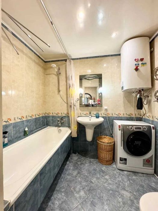 Продам 3к квартиру Тополь Тополя-1 Правий берег