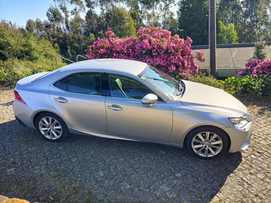 Vendo Lexus IS300h