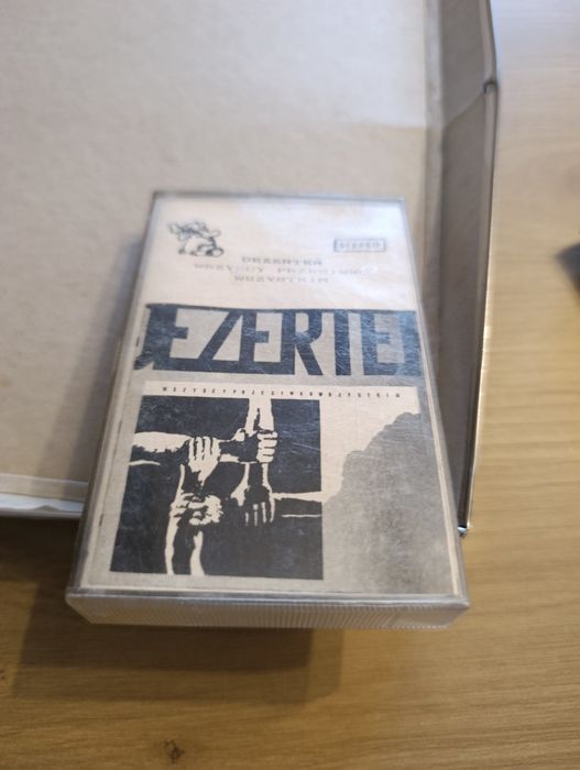 Dezerter 9 kaset magnetofonowych