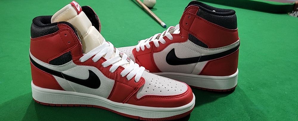 Air Jordan 1 Retro High OG Chicago