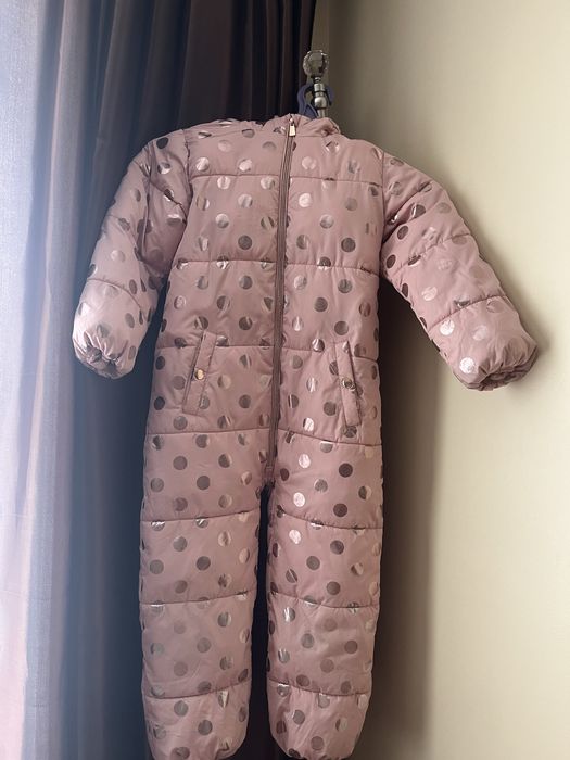 Комбінезон для дівчинки.