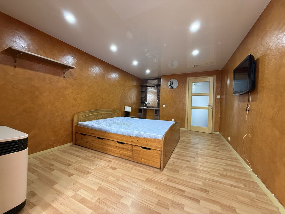 Укомплектований будинок з бомбосховищем