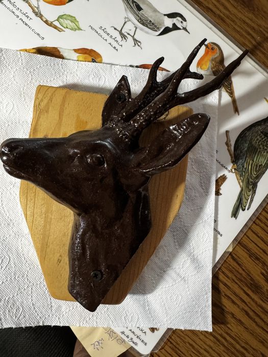 Kozioł płaskorzeżba