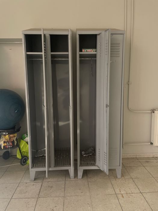 Metalowe szafki bhp dla pracownikow