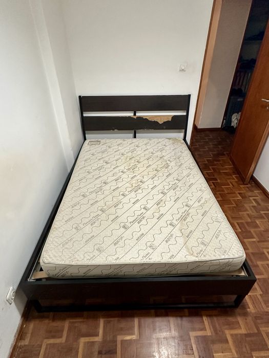 Cama com colchão