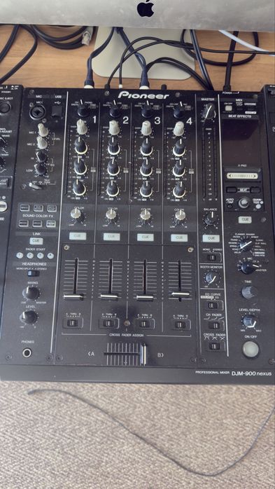 2 Cdjs 2000 nexus + Djm 900 nexus