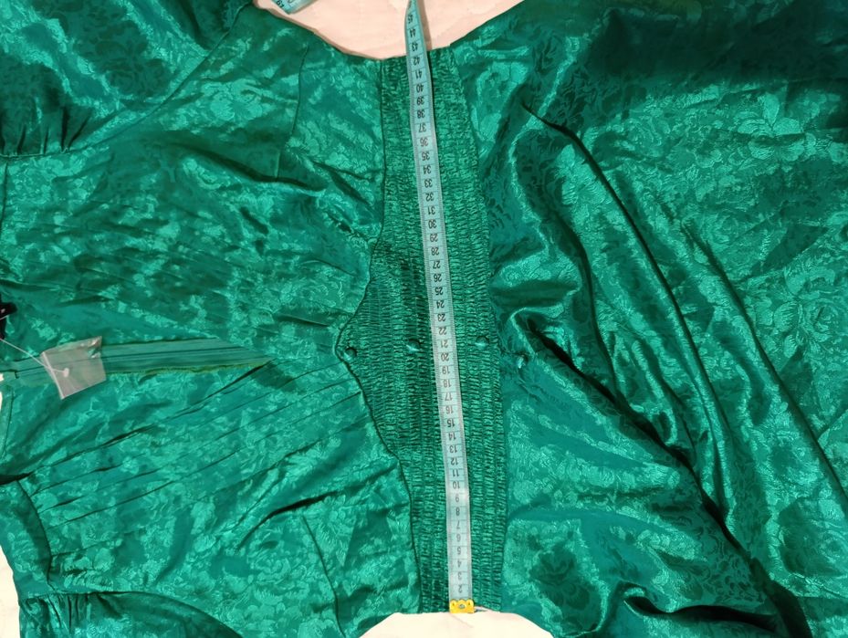 Плаття зелене нове