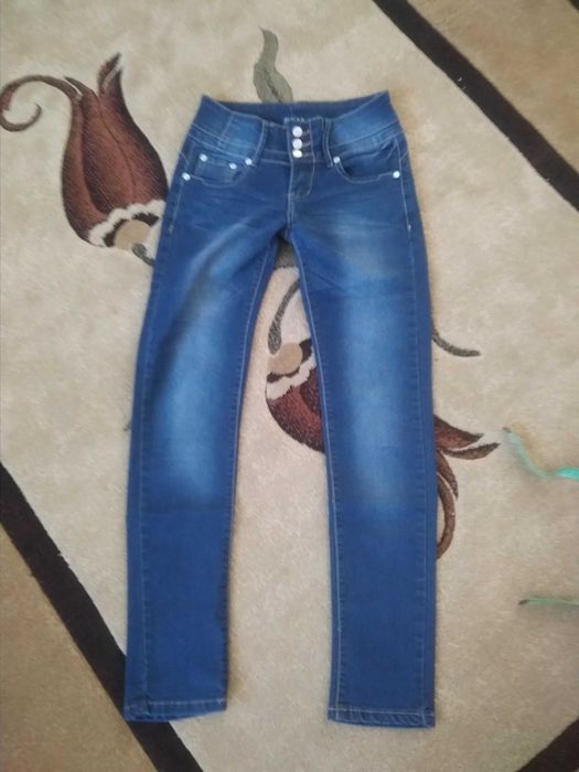 Spodnie jeansowe r.152