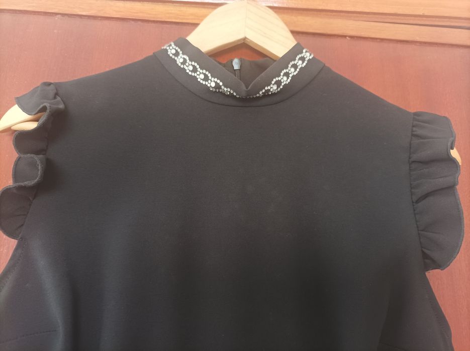 Vestido preto senhora