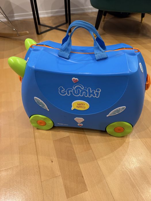 Walizeczka walizka na kolkach jeżdząca Trunki