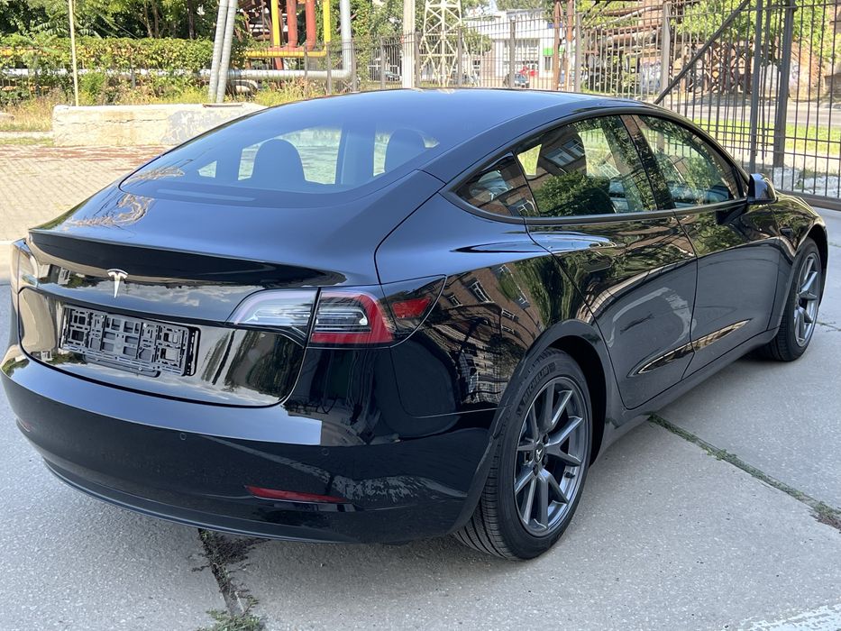 Tesla model 3 STANDARD PLUS