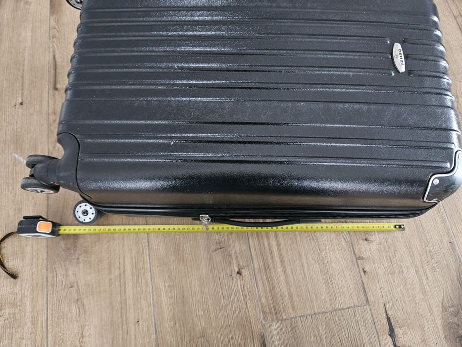 Średnia Walizka ~70L Benzi