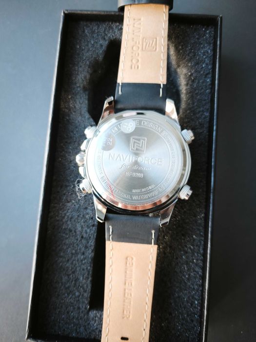 Naviforce NF9208 наручний годинник