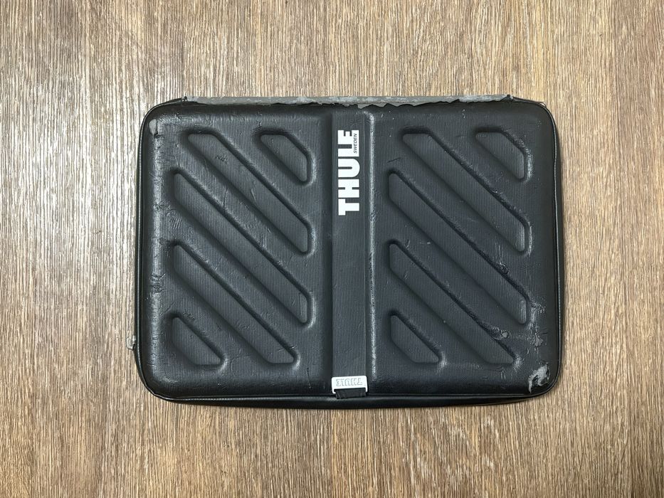 чохол Thule для Macbook air/pro 13”