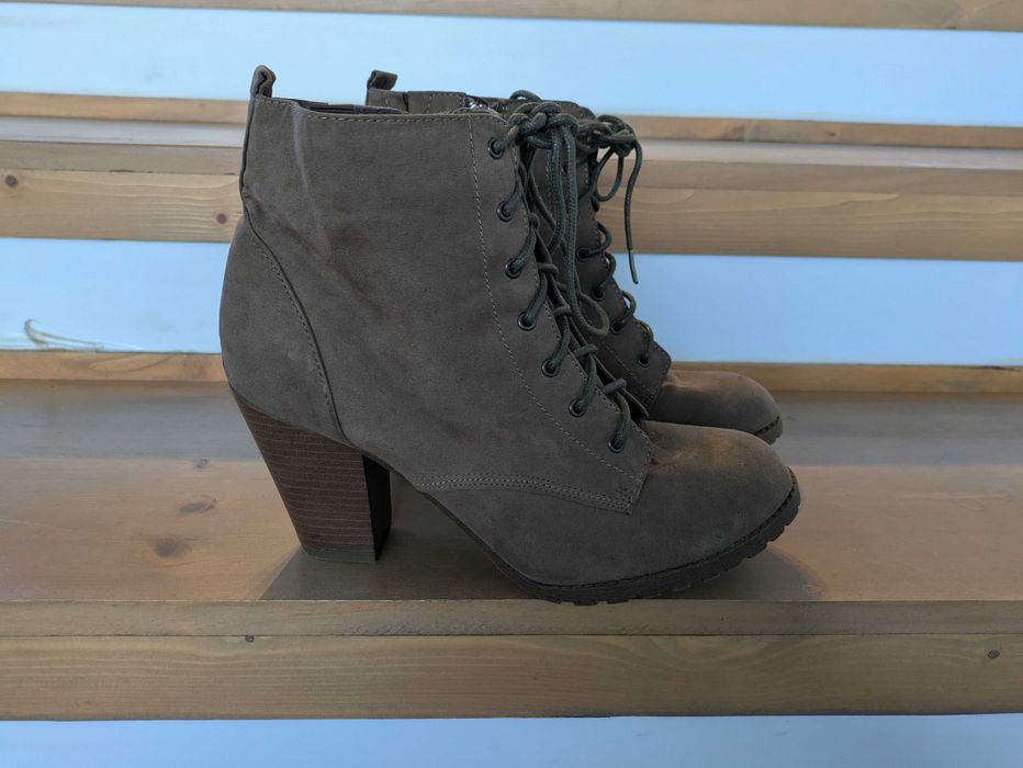 Bota senhora nunca usada