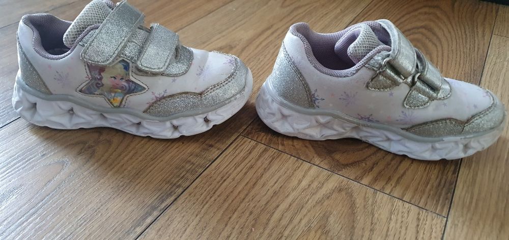 Sneakersy frozen, sportowe buty z migającymi diodami r. 27