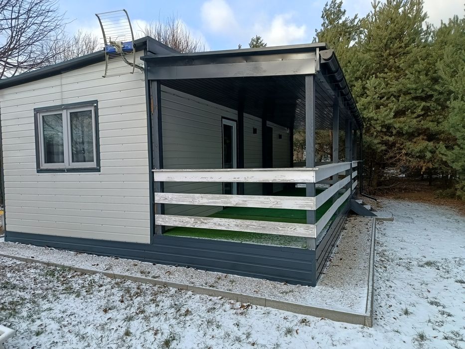 Domek całoroczny letniskowy z tarasem do przeniesienia bez pozwolenia