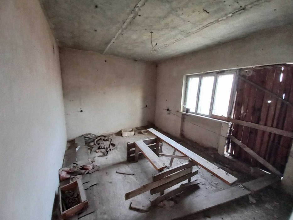 Будинок та земельна ділянка 6,1 сот., м. Кам'янка-Бузька